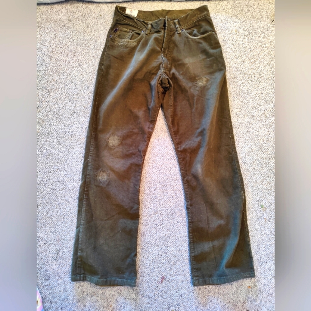 Men's Olive  Corduroy Pants. Like new have hardly been worn. Size 32 x 32.